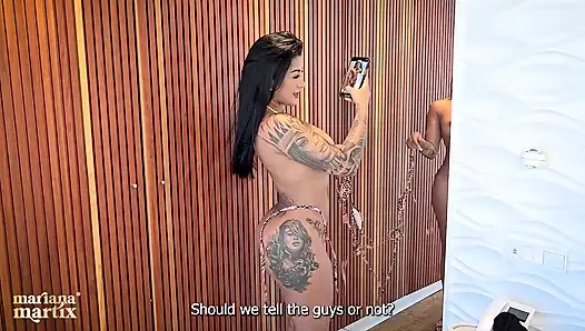 Üç azgın arkadaş lezbiyen üçlü seks yapıyor - Mariana Martix, Carla Boom ve Zhaphire