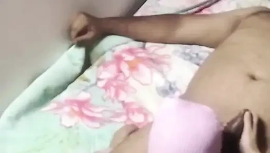 Orgazm kız Arap 18 yaşında