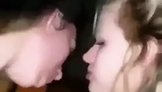 iki üniversiteli kız