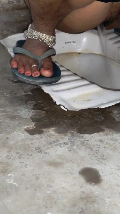 Hintli güzel kadın kıllı amcıkla tam yakın çekim video işiyor | Klip 1