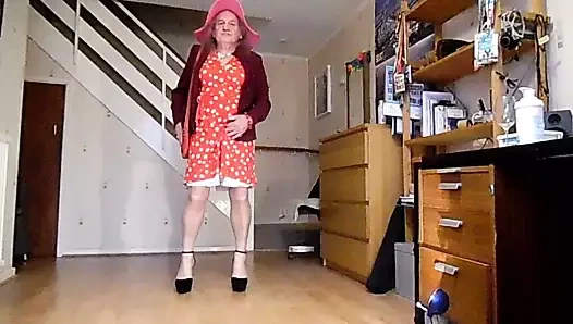 Hepsi giyinik ama gidecek yer yok.