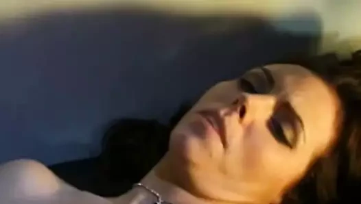 vintage mutfakta üçlü kadın zevk yapar