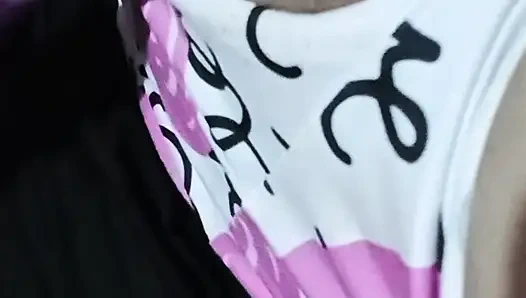 She wants to go out to see the movie with her boyfriend, but her stepbrother wants to take her virginity first.