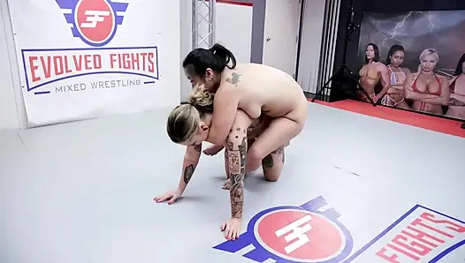 Red August vs song lee kadın güreşi