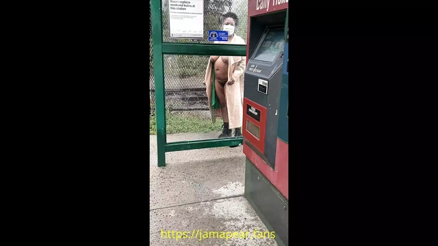 İstasyonda yağmurlu bir gün