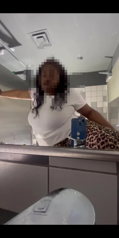 Beni Noel ağacının altında bulsan ne yapardın! | Klip 1