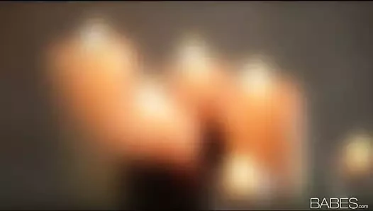 Hatunlar - azgın busty kızıl saçlı kız arkadaşı erkeğine sevişiyor