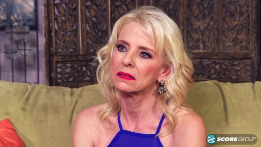 Cammille'in göt deliği için büyük zenci yarağı