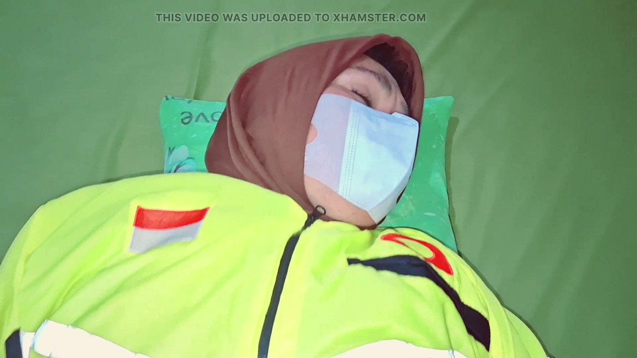 Ojol girl in hijab gets an extra bonus from castamer gofood-full video bokep indonesia viral