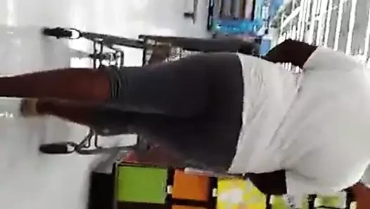 İri güzel kadın götlü kadın