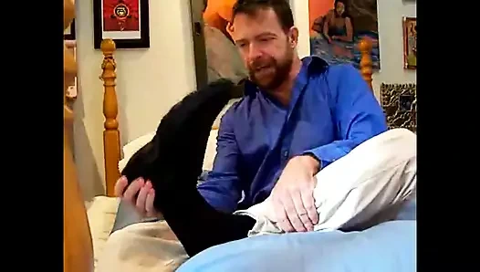 Kuaför koç Will'e yardım ediyor