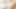 Seksi vücutlu kızlar yatakta ateşli bir yarağı emiyor ve sikiyor