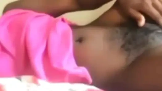 Ben mastürbasyon yaparken üvey annem devreye girdi ve bunu yaptım