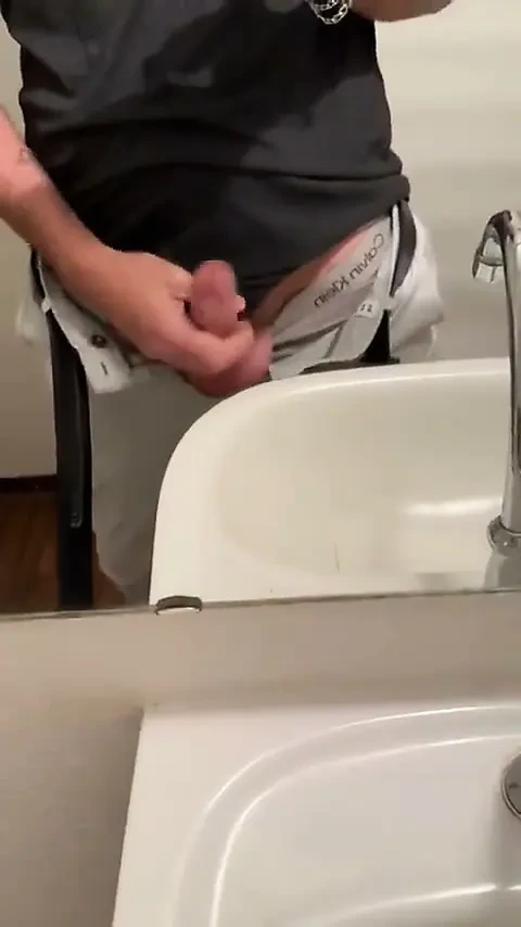 tuvalette çalışırken mastürbasyon