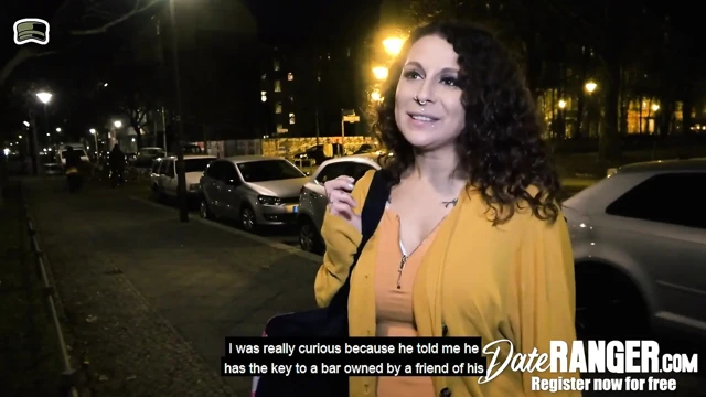 Mara Martinez barda göt deliğini siktiriyor!