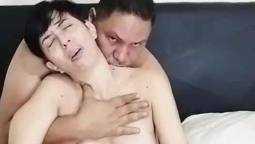 Karımı orgazma getiriyorum