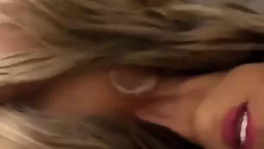 BolsoBlonde, talkei? Chora petralhada!