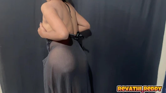 Telugu revathi reddy bebek bebek chemise elbisesi içinde ateşli vücudunu gösteriyor