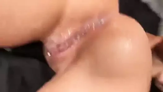 Şaşırtıcı kız gösteren sıcak creampied kedi ve göt sonra seks