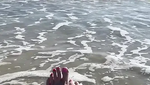 16 ayak ve bacak büyüklüğünde dalgalar çarpıyor
