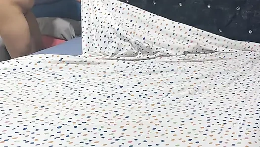 Yanımda bir yarak istiyorum