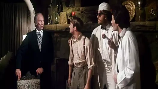 Dracula emiyor - 1978