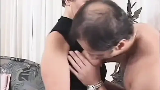 Kızıl saçlı olgun üçlü sikiş (tam orijinal film.)