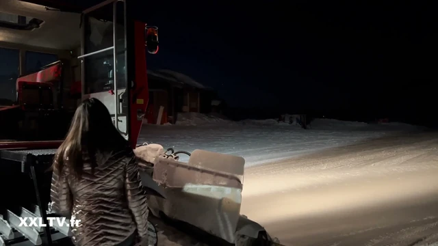 Gece kayak pistinde üçlü seks