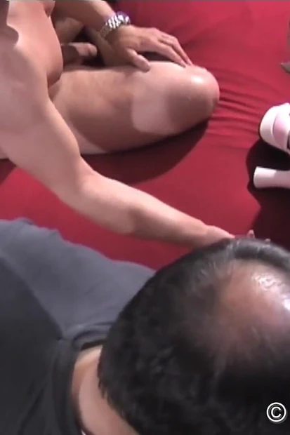 Кримпай и камшот на лицо на гэнгбэнг-вечеринке с Paris Pink и 21 мужиками