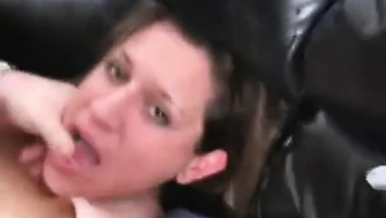 Arkadaş anal kız arkadaşını paylaşıyor