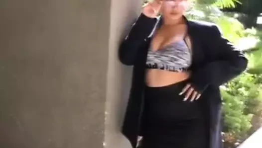 Elapasion seksi kıyafet fotoğraf çekimi