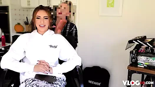 Güzel hime marie ateşlemeden önce ekranda yarak oynuyor