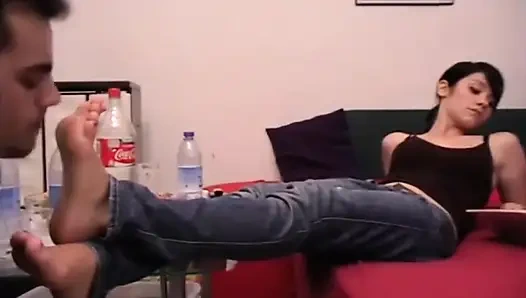 O sadece umursamıyor