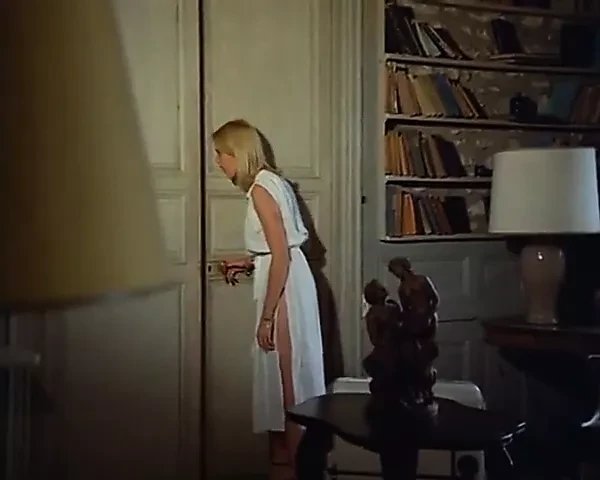 Pensionnat de Jeunes Filles'ten sahne 3 (1981) Marylin Jess
