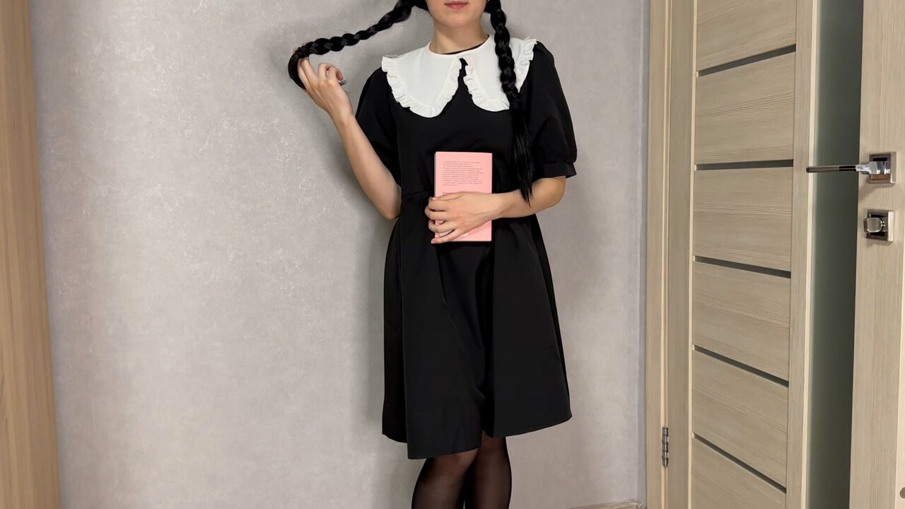 Çarşamba addams'ın arkadaşıyla ilk seksi