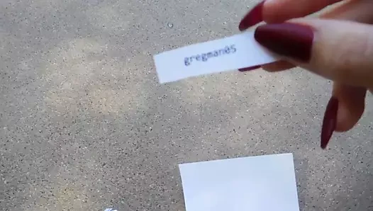 İmzalı tenis topunun galibi