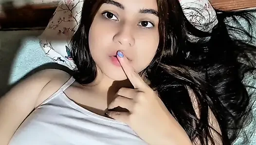Colombian woman masturbates with her neighbor