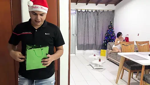 Ona azgın üvey kız kardeşimin boynuzuna sert ve zengin bir seks yaptım, sonunda sulu sütle şaşırıyor