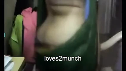 40yr eski kalın Hint teyze çalış üzerinde webcam