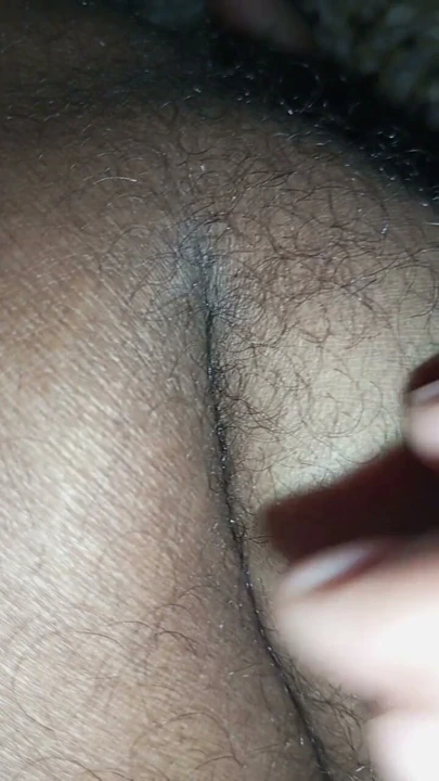 Jammu Kashmir'li bhabhi'nin göğüslerini emerek amını sikmek | Bölüm 2