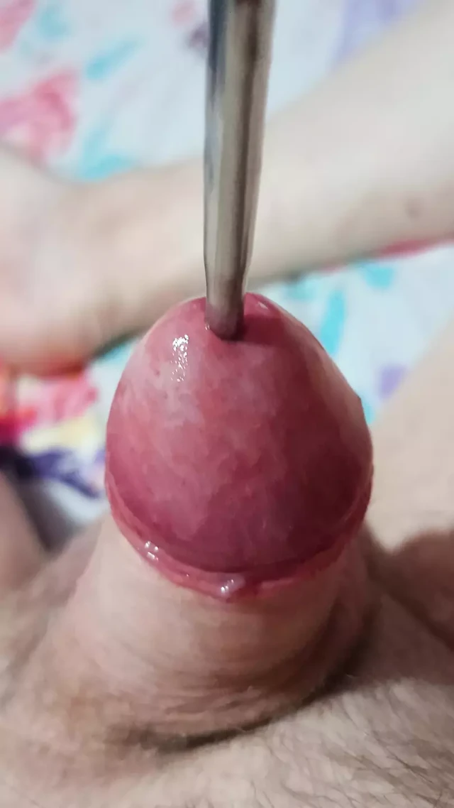Yarağımın sesini çalmayı seviyorum