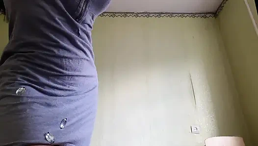 Sıska üniversiteli kız orta yaşlı seksi öğretmenle mastürbasyon yapıyor