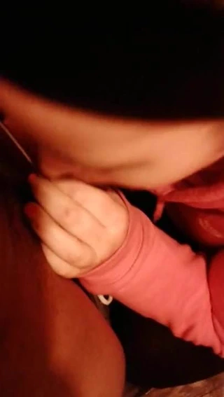 Orinando en la boca de mi guera