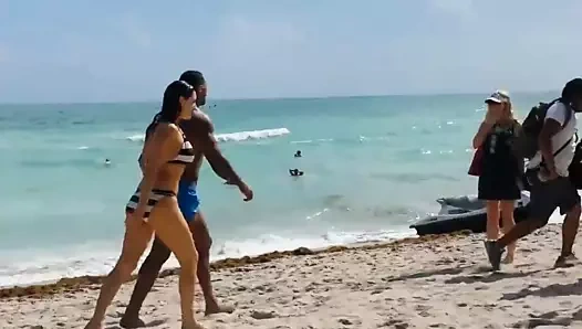 Kelly brook - Miami plajı 2014