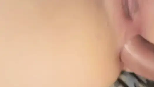 Başka kim götümü sikmek istiyor?