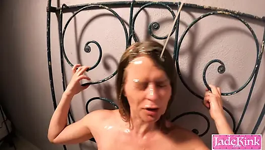 İtaatkar kız arkadaş Jade Kink'in boşalması bukkake fetişi