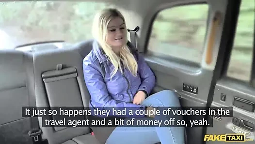 Sahte taksi sarışın arka koltukta indirim alır