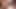 Bal tenli orta yaşlı seksi kadın kanepede büyük bir siyah yarağın tadına bakıyor