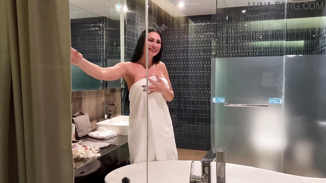 Came to My Hotel Neighbor for Help He Fucked ME HARD and CUMMED ALL OVER MY ASS. Full video.