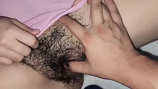 Xxx tv izledikten sonra üvey kız kardeşim sikişmek istiyor